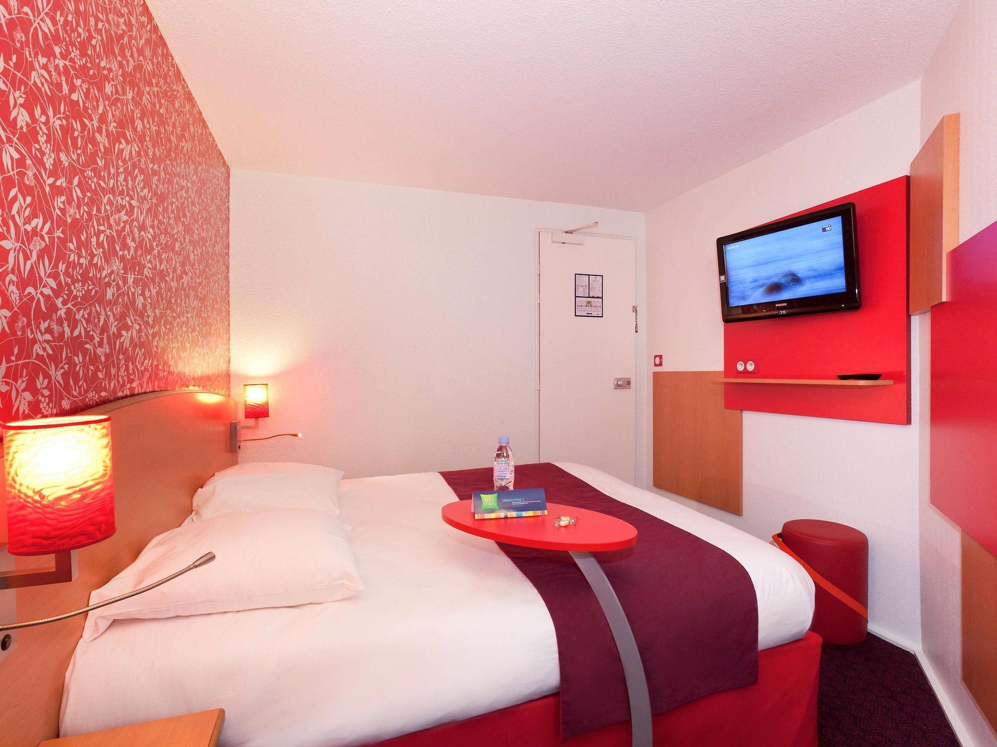 Hotel Ibis Styles Bourg En Bresse Esterno foto